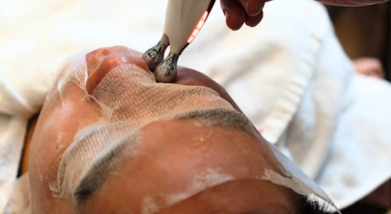 bonds nose フェイストリートメント 男性向け エステ 施術